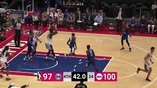 Zeke Upshaw Collapsing on Court [upl. by Sirdi]