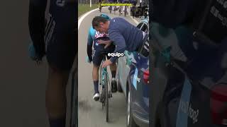 Repara La Bicicleta De Un Ciclista Sin Que Se Detenga [upl. by Matrona]