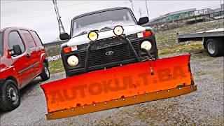 LADA NIVA GRTALICASNOWPLOW [upl. by Norvell687]