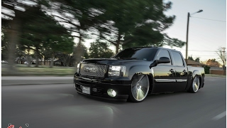 GMC Denali tucking 28s using accuair ELevel Bagged trucks are better [upl. by Hau819]