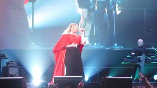 KELLY CLARKSON quotBEHIND THESES HAZEL EYESquot CLIP  Green Bay WI [upl. by Bascomb]