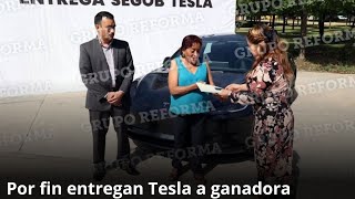 Recibe Tesla ganadora de sorteo de Santa Catarina  Monterrey [upl. by Etiam]