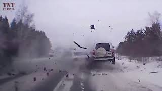 SNOW CRASHES ★ SNOW ACCIDENTS Caught on TAPE [upl. by Gayelord]