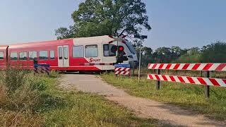 Spoorwegovergang Winterswijk  Dutch Railroad Crossing [upl. by Reh]