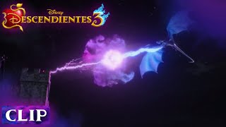 Descendientes 3  Mal VS Audrey  Clip8  Latino   Disney Channel [upl. by Moretta]