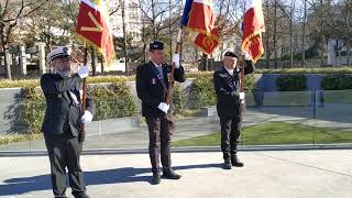 Mise au baudrier Guide du portedrapeau associatif [upl. by Macfadyn]