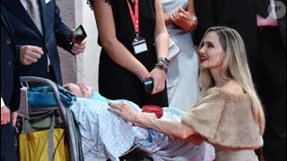 Angelina Jolie fond en larmes à Venise où son ex Brad Pitt est attendudes moments intenses [upl. by Cairns686]