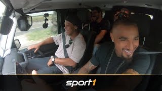 Hier zeigt KevinPrince Boateng Ronaldinho sein Berlin  SPORT1 [upl. by Burt]