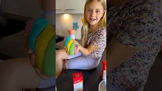 Lia macht Knete selber basteln knete lernen kinder kindervideo gesund selbstgemacht diy [upl. by Gilbart]