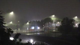 Tempesta di pioggia fulmini e vento si abbatte su Roma nella notte le immagini [upl. by Sikras]