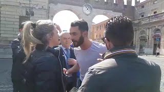 Verona fan di Salvini mostra il fondoschiena alla poliziotta e fa il saluto romano Uno di noi [upl. by Turtle]