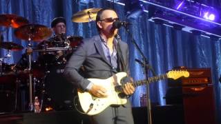 Joe BonamassaBB King Cover of HummingbirdRabobank Theater42516 [upl. by Ludewig632]