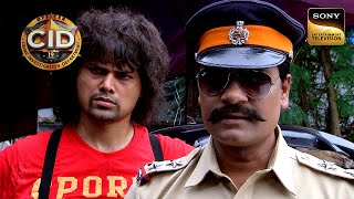 CID Officer Abhijeet क्यों घूम रहा है Inspector के भेस में  CID  Full Episode [upl. by Sato]