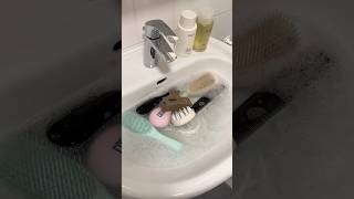 Hairbrush clean 🫧short hairbrush brushcleaning cleaning asmr thatgirl aesthetic inspiration [upl. by Ahasuerus]