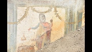 Pompei L’affresco di un Priapo emerge dagli scavi della Regio V [upl. by Jonie196]