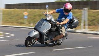 Vespa GTS 300 Super Sport Akrapovic Test [upl. by Haggi]