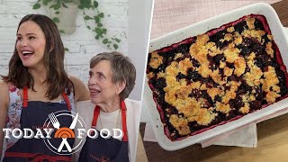 Jennifer Garner mom Pat make blackberry cobbler on TODAY [upl. by Aeel]