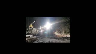 Forwarder Ponsse mammoth stuck in mud valmet 8400 with winch rescue [upl. by Cully]