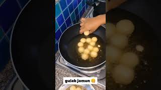 milk powder ke gulab jamun 😋😋youtubeshorts yotubefood sweetrecipe gulabjamun [upl. by Eugenides87]