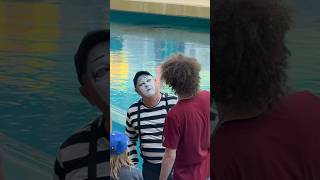 he saw something 🐜 Tom mime SeaWorld funny seaworldmime comedy fun funnyvideo viralvideo [upl. by Binny]