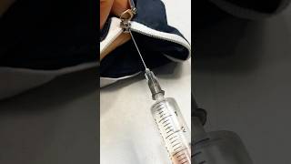 How to Fix a Stuck Zipper Caught on Fabric – Quick and Easy Tips [upl. by Vitalis102]