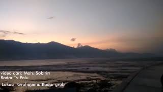 Tsunami approaches Palu City Indonesia [upl. by Eocsor]