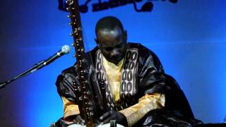 Toumani Diabate playing the kora in New Delhi Saturday Dec 3 Nehru Park [upl. by Scholz]