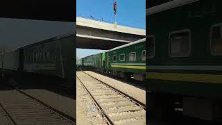 Greenline Express Crossing Nawabshah  Pakistan Railway pakistan train railway [upl. by Itagaki]