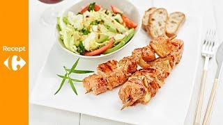 Varkensbrochettes met een zomerse salade [upl. by Ahsirtal388]