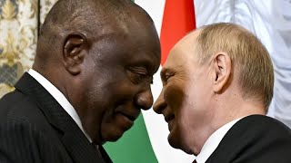 Sommet des BRICS  Ramaphosa reçu par Poutine [upl. by Tserof443]