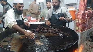 Fazal Chapli Kabab  Peshawari Chapli Kabab  Pakisatani Street Food  Famous Kabab  SFR FOODS [upl. by Joliet87]