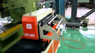 Zigzag NC servo feeder machine for blanking circle [upl. by Brittney]