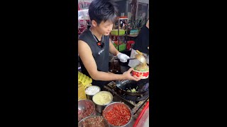 The cooking process for fried rice fried noodles and fried rice vermicelli in Chinese cuisine [upl. by Oiredised]