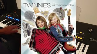 Die Twinnies  Bayernmädels Yamaha Genos Cover [upl. by Megen465]