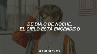 BTS • ❝Dynamite❞  MV Sub Español [upl. by Eceer]