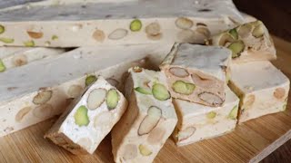 Nougat rapide et facile pour les fêtes et Noël  Sans œufs sans sucre blanc fond dans la bouche [upl. by Ahsiuqel]