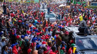 RAILA ODINGA PULLS A HUGE CROWD IN NYERI TOWN AS HE ARRIVES TO ADDRESS RESIDENTS [upl. by Elvira935]