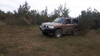 Nissan patrol y61 44 v8 bmw engine off road Żwirownia [upl. by Rich]