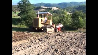 Aratro Trivomere fuorisolco CMA TPV04FV  Cat D5 VHP [upl. by Omsoc]