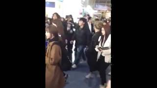 181126 IZONE at Haneda Airport flying back to Korea [upl. by Neehsuan400]