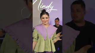 NINDY AYUNDA LIVE COVER  ADERA  CATATAN KECIL SHORTS [upl. by Eek]