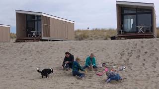 Strandhuisje Kijkduin  NIEUW Slapen op het strand van ZuidHolland [upl. by Eivol]