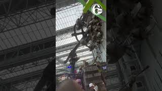 Rider shows why shes queen spinner of Mall of America thrill ride [upl. by Oinotla]