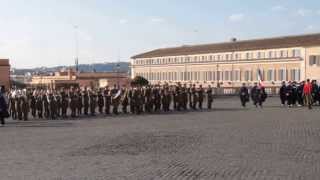 Cambio della Guardia dOnore presso il Palazzo del Quirinale  Roma 9 marzo 2014 [upl. by Nomde]