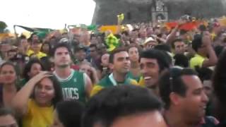 Bollinger FußballFans in Brasilien auf der WM Jubel in Salvador da Bahia [upl. by Aneras]