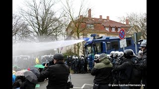 Massive Polizeigewalt gegen AfDGegner  Wasserwerfereinsatz [upl. by Greenman]