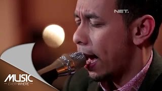 Pongki Barata  Maaf  Jikustik Cover Live at Music Everywhere [upl. by Nie]