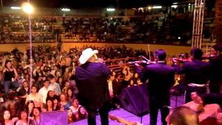 Chuy Lizarraga con mariachi en fiestas de Tonaya  Me canse de rogarle [upl. by Lakin735]