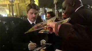 Josh Hartnett signing autographs in Paris [upl. by Attoynek]