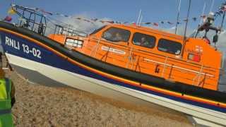 Shannon class lifeboat arrives in Dungeness [upl. by Dyolf662]